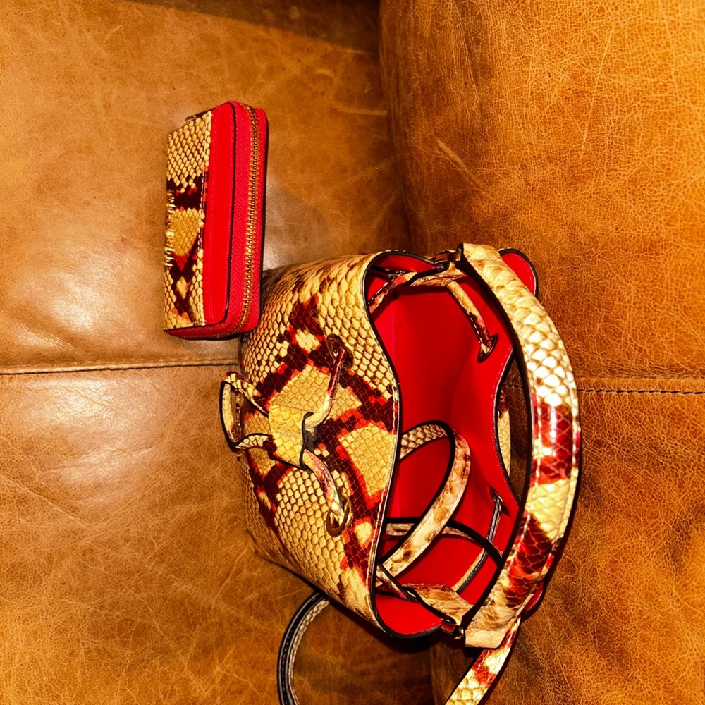 Stylish Snake Print Bucket Bag And Wallet Set - image 2